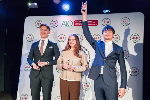 Uroczyste pożegnanie czwartoklasistów — zdjęcie 4